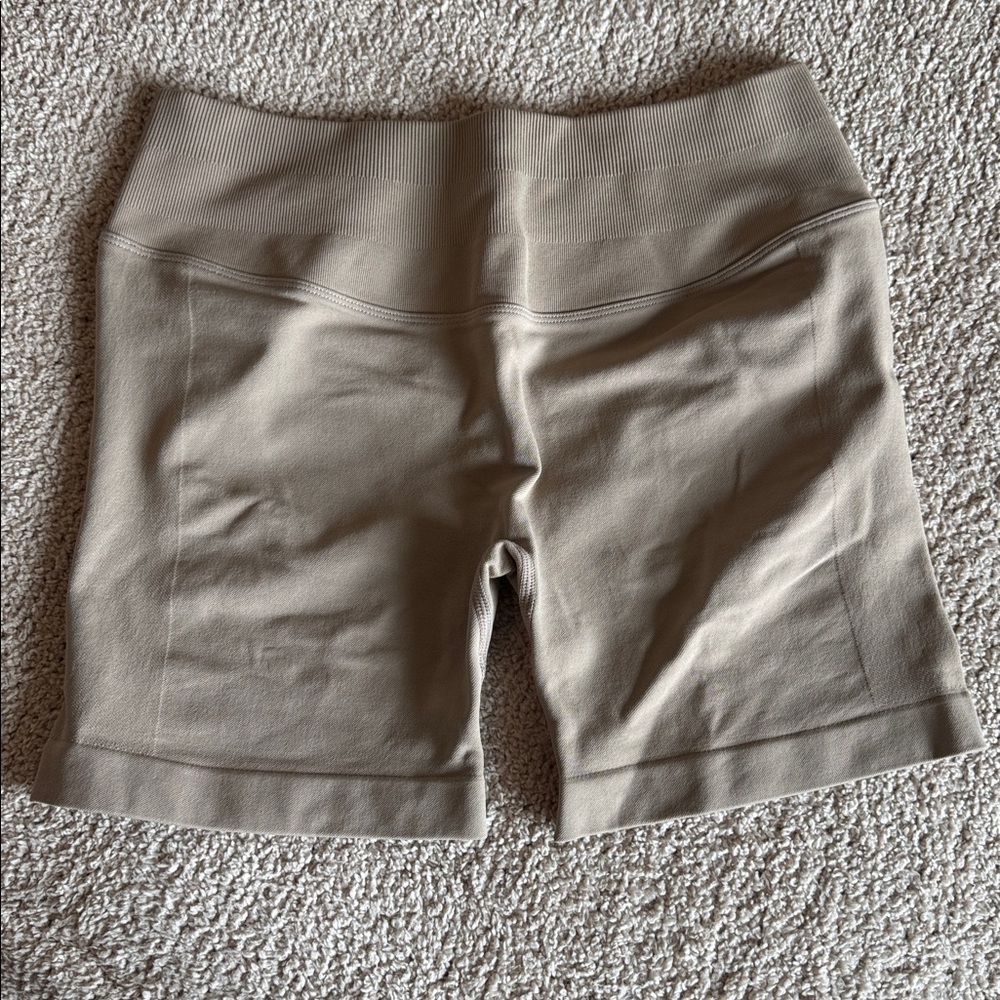 Aurola Influence Neutral Shorts M